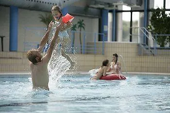 מלון Holiday Center