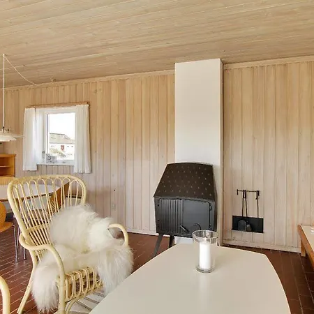 Holiday Center מלון *