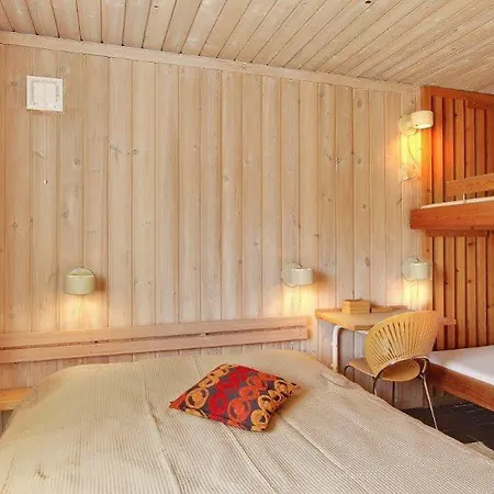 Holiday Center מלון *